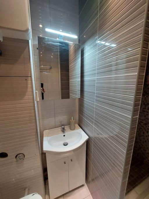 Erzsebet Apartman, Free Parking Boedapest Buitenkant foto