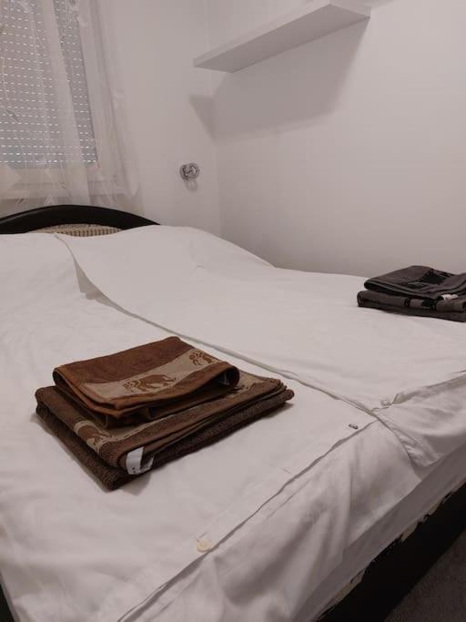 Erzsebet Apartman, Free Parking Boedapest Buitenkant foto